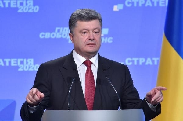 Украина выберет проукраинский, а не промосковский парламент, - Порошенко