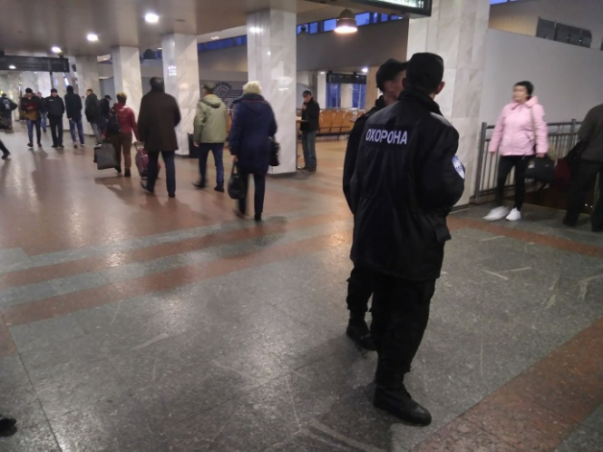 Информация о заминировании вокзала в Киеве не подтвердилась