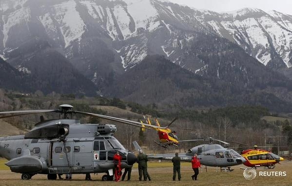 На момент аварии самолета Airbus A320 в Альпах в кабине находился один пилот, - следователь