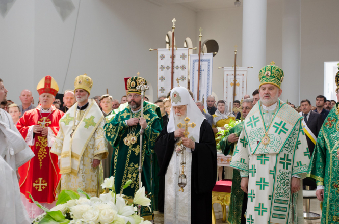 Патриарх УПЦ КП Филарет отслужил панихиду по кардиналом Гузаром в соборе УГКЦ - ВИДЕО