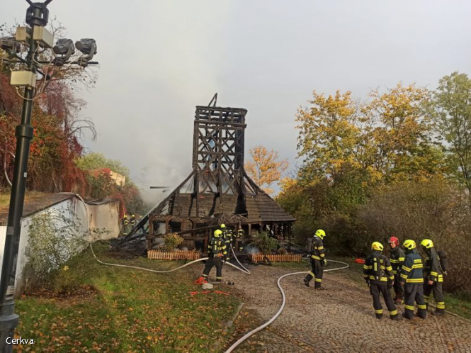 Пожар разрушил украинскую деревянную церковь в Праге. Чехи будут собирать средства на ее восстановление
