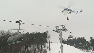 В Чехии спасли 70 лыжников, которые застряли на подъемнике