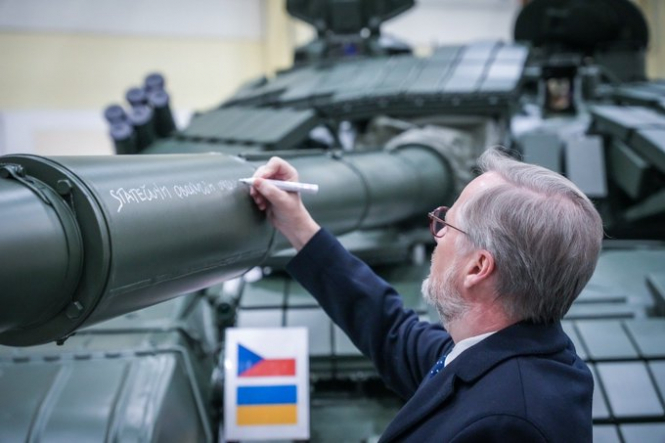 Чехія готується передати Україні нові танки