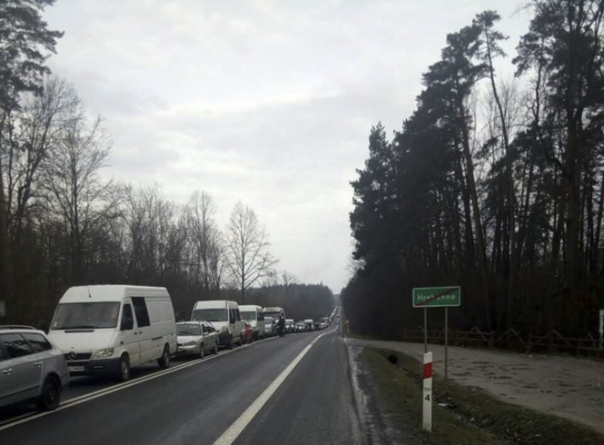 На україно-польському кордоні понад 1000 машин у чергах на в'їзд в Україну