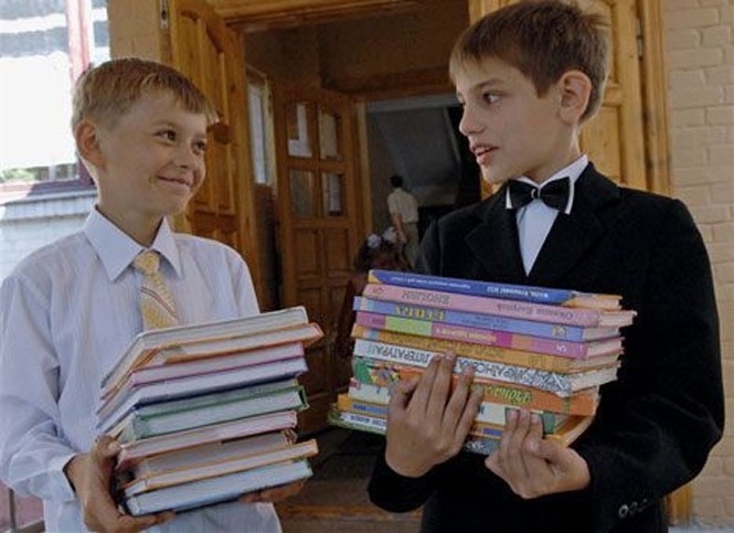 Дети оккупированного Донбасса будут учиться по российским учебникам