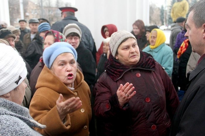 Терористи ЛНР позбавили людей пенсій та допомоги