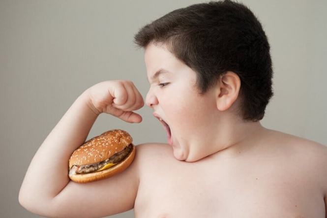 Пандемія може посилити загрозу ожиріння у дітей - ВООЗ