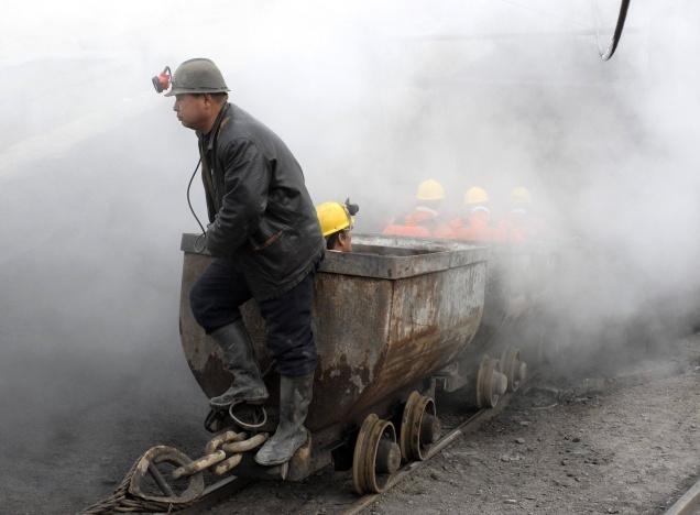 Китай закриє 2 тисячі вугільних шахт 