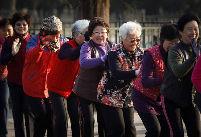 Китай підвищить пенсійний вік, щоб впоратися зі старінням населення – ЗМІ