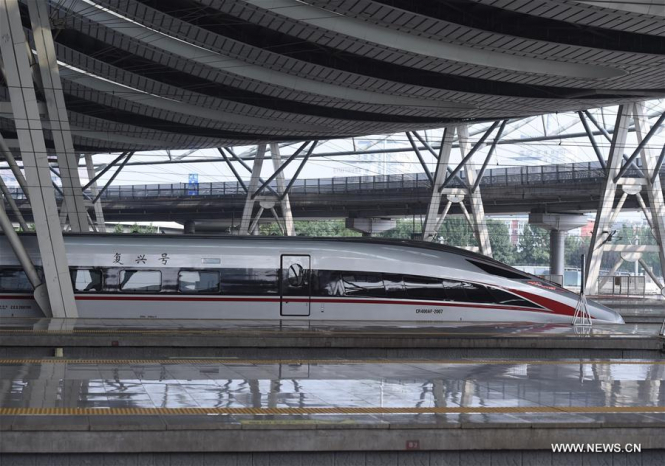В Китае запускают поезд со скоростью 350 км / ч