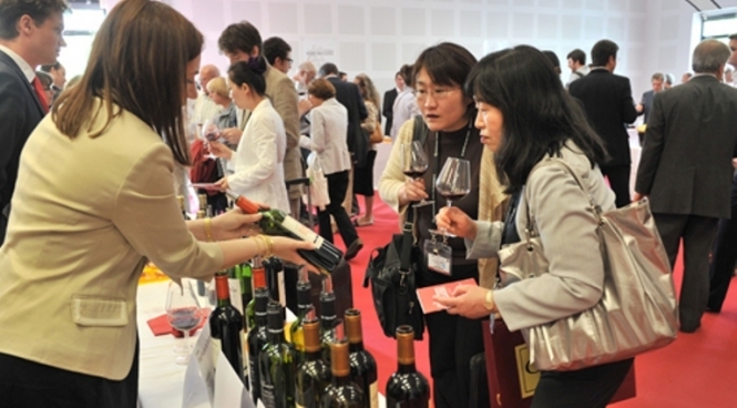 Китай обурили низькі ціни на європейське вино