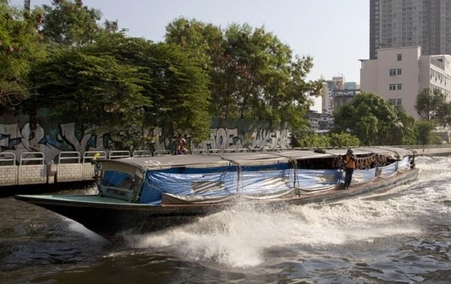 В результате взрыва лодки в Таиланде пострадали более 60 человек