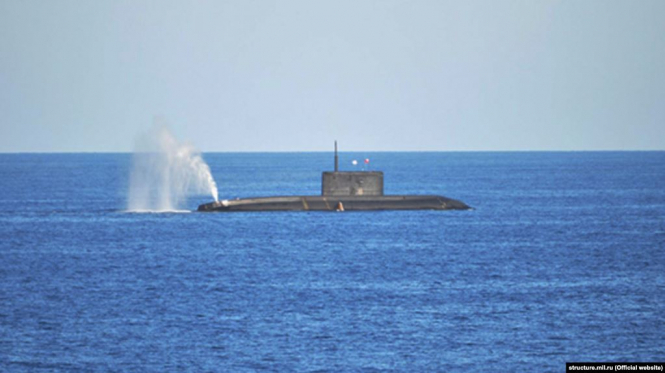Російський підвоний човен почав навчання у Чорному морі