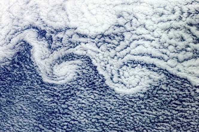 По той бік неба: як космонавти бачать звичайні хмари