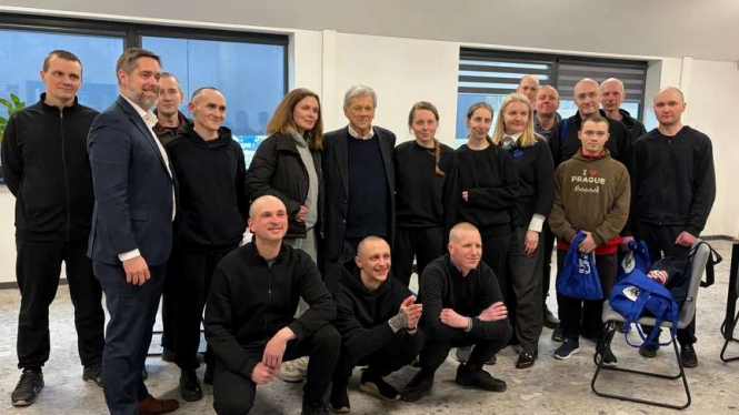 лукашенко помилував 250 політв'язнів після того, як США зняли санкції з білоруських компаній та банків