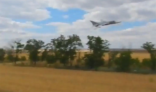 Для ударів по бойовиках на кордоні українські льотчики використовують наднизькі висоти, - відео