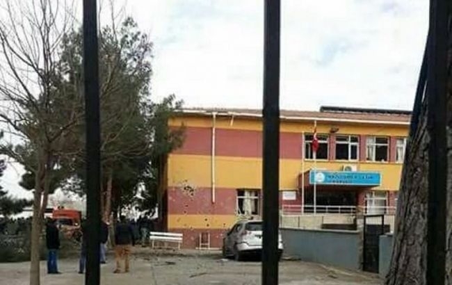 В Турции возле школы произошел взрыв, погибли 2 человека