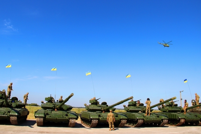 На Харківщині Порошенко передасть ЗСУ 170 одиниць військової техніки
