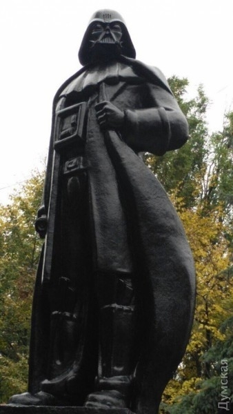 Перевоплощение Ленина: в Одессе появится первый в мире памятник Дарту Вейдеру
