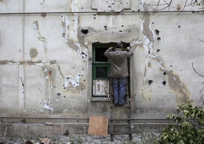 С самого утра боевики обстреливают жилые районы Дебальцево