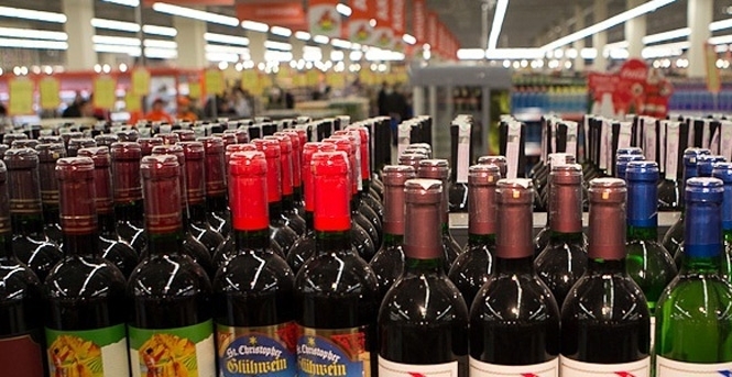 С сегодняшнего дня в Киеве запрещено продавать ночью алкоголь
