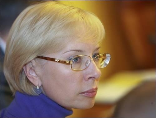 Правительство не может больше осуществлять социальные выплаты в Донецкой области, - Денисова