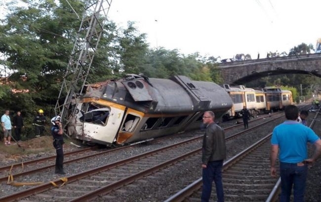 В Испании в результате железнодорожной катастрофы погибли три человека