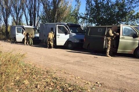 СБУ і ДФС перекрили великий канал контрабанди товарів для бойовиків у 