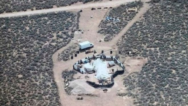 Детей, которых нашли в пустыне в США, готовили к терактам