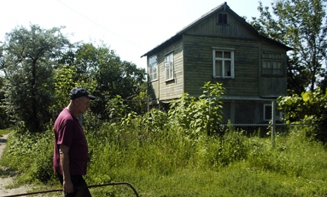 Азаров профінансує знесення дач в Русанівських і Воскресенських садах