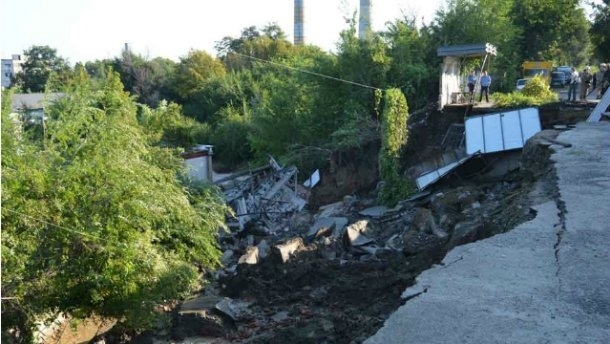 У Дніпропетровську автопідприємство пішло під землю