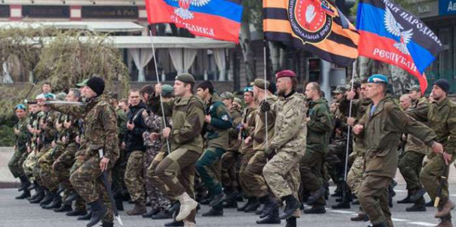 На юге и востоке Украины 60 000 российских военных - Минобороны