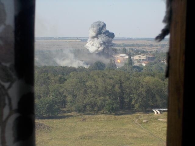 Артиллерия РФ шесть часов подряд обстреливает украинских военных на Луганщине