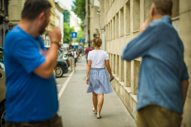 Во Франции будут штрафовать за уличные домогательства к женщинам