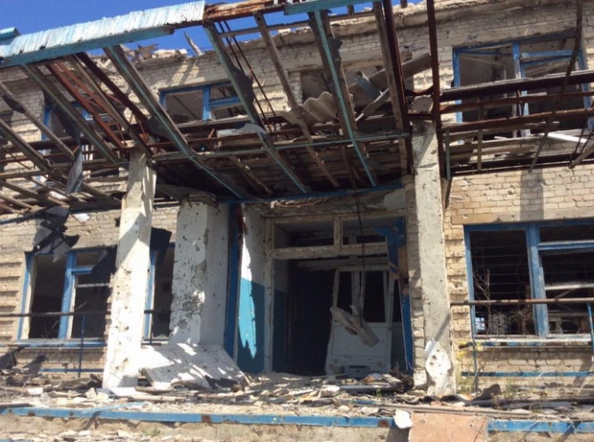 Вісім зруйнованих міст Донеччини вже не відновити, - Геращенко
