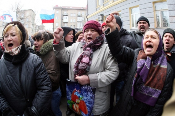 Проросійські активісти перервали мовлення ТРК 