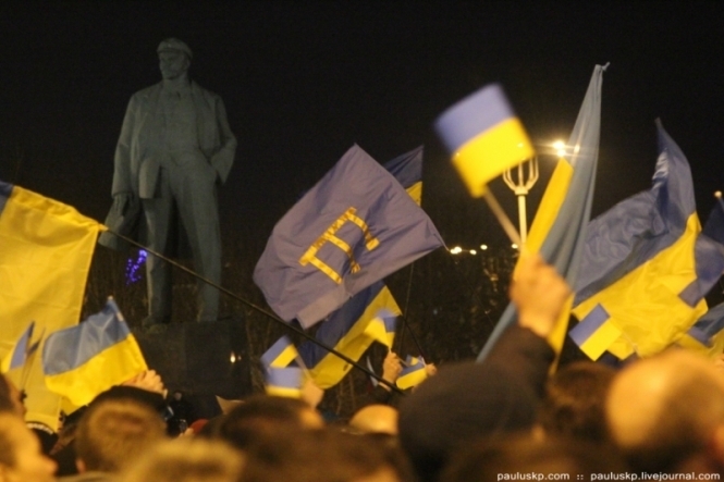 Донецьк повстав проти окупантів і сепаратистів (фото, відео)