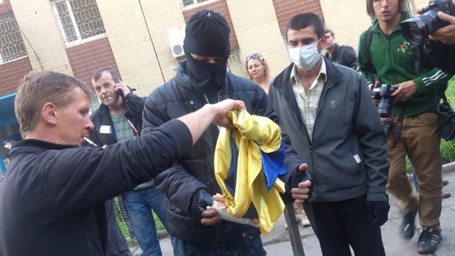 Терористи у Донецьку захопили військову прокуратуру