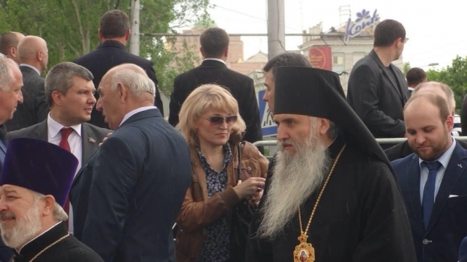 Викарий Донецкой епархии УПЦ МП вместе с сепаратистами 