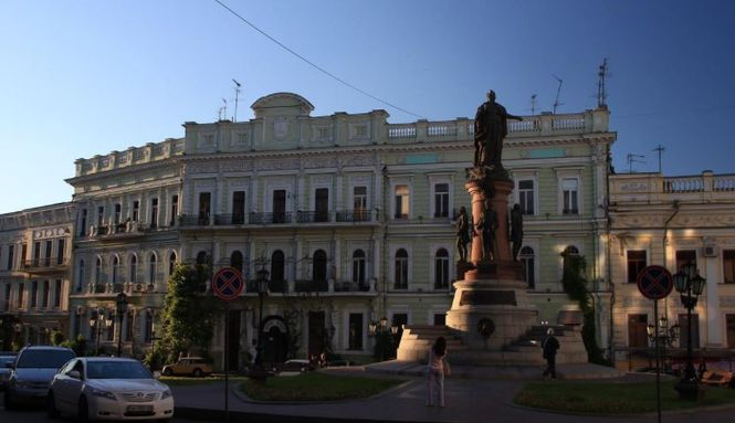 Суд вирішив залишити пам'ятник Катерині II у центрі Одеси