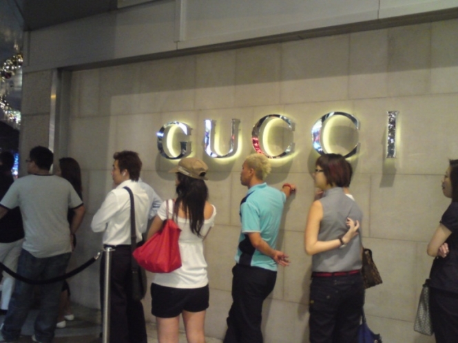 Акції власника брендів Gucci і Puma зросли до найбільшої за 12 років ціни
