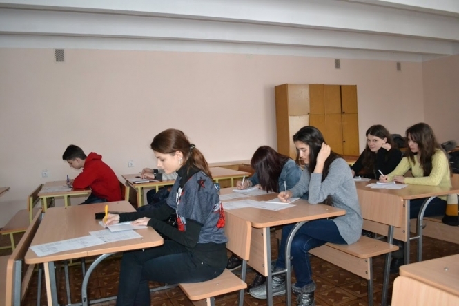 Только одна школьница в Украине сдала все три теста ВНО на 200 баллов