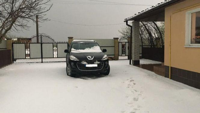 Непогода на Тернопольщине: улицы покрылись снегом и градом, - ВИДЕО