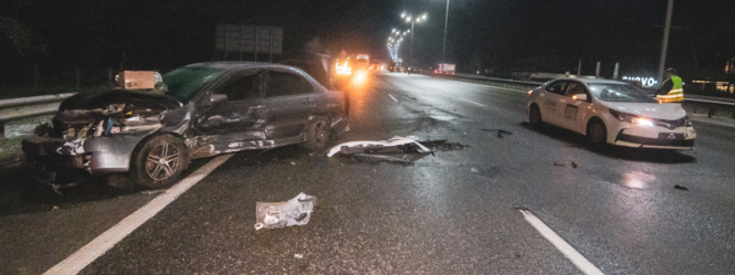 На Бориспільському шосе в Києві через ожеледицю зіткнулися 20 автомобілів