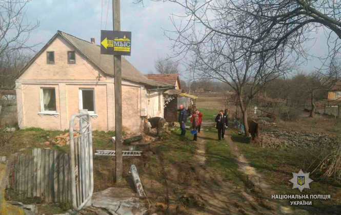 В Полтавской области КрАЗ влетел в частный дом, один пострадавший