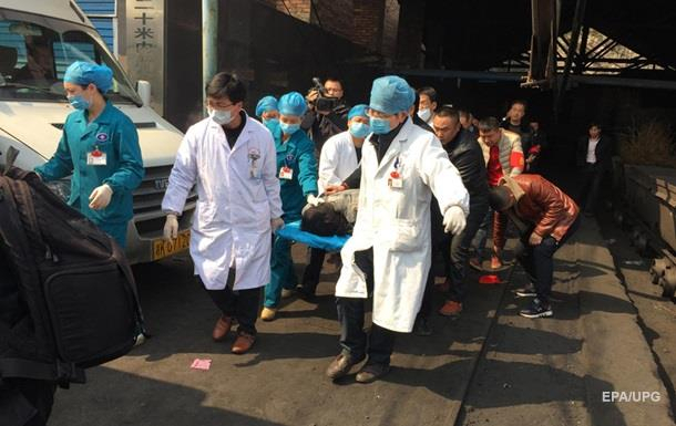 В Китае пассажирский автобус столкнулся с грузовиком, погибли 18 человек