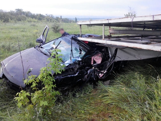 Внаслідок аварії на Донеччині загинув поліцейський