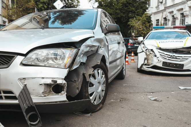 У Києві на Подолі сталася аварія за участю автівки патрульних
