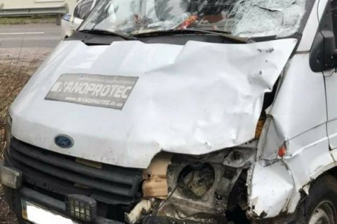 В Конча-Заспе водитель микроавтобуса сбил насмерть женщину и скрылся