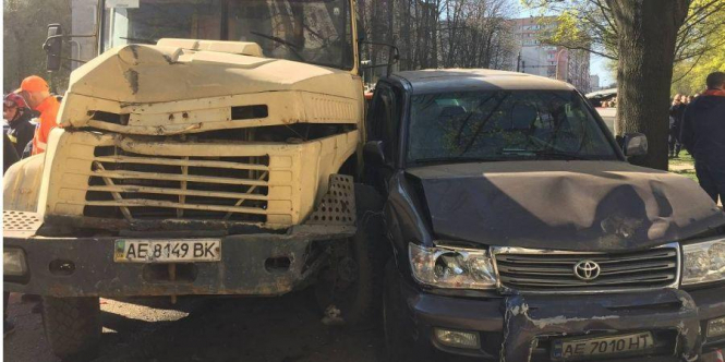 Отказали тормоза: в Днепре КрАЗ устроил масштабное ДТП, протаранив более 10 автомобилей